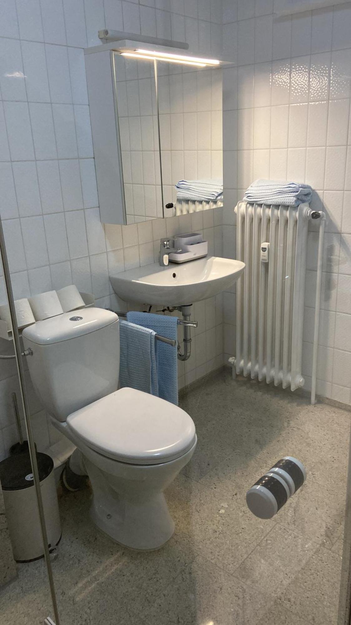 Freshly Renovated Studio Apartment - Top Location In Weinstadt Exteriör bild